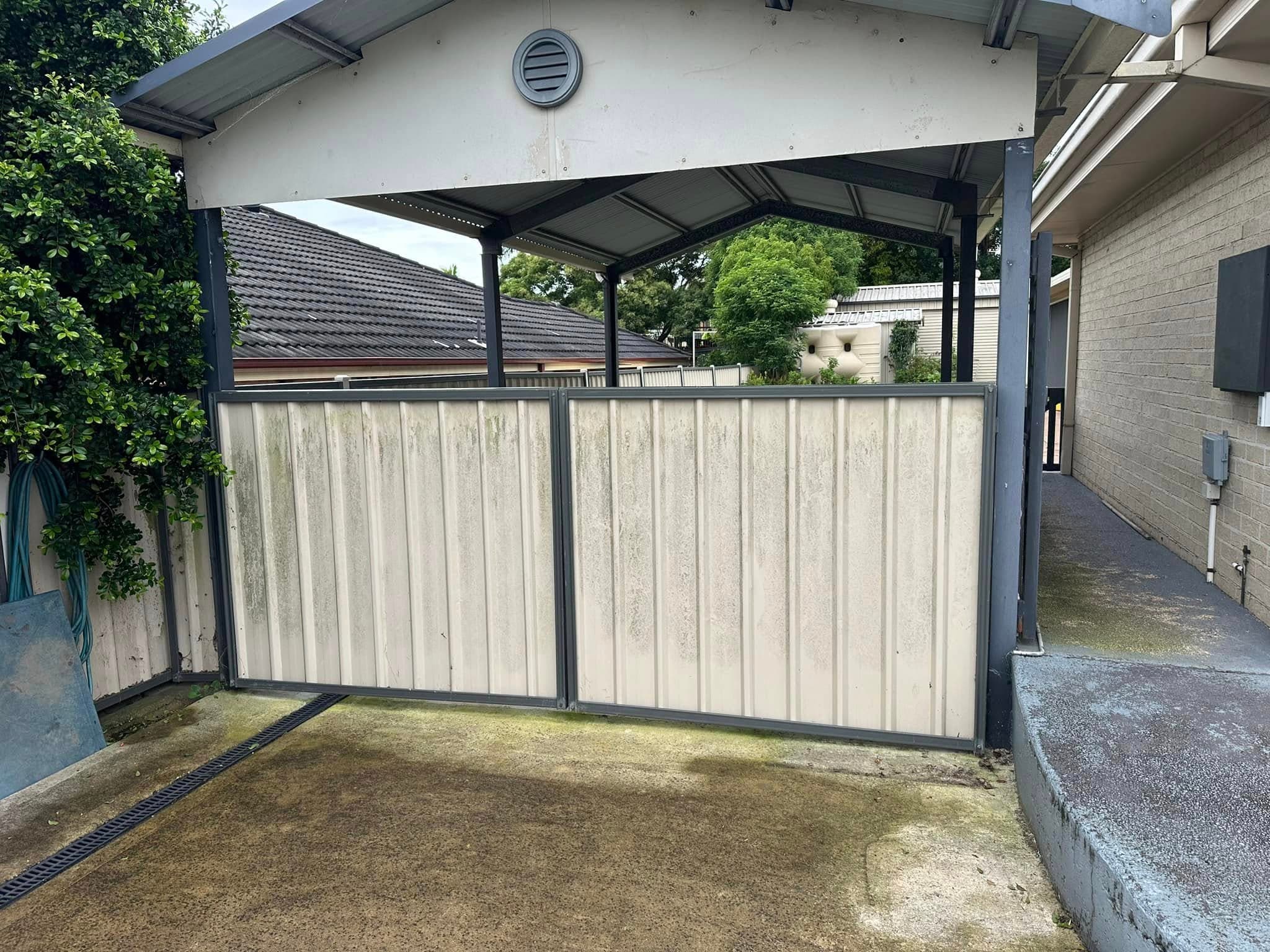 One of my regular customer wanted to further transform their facade with some nice custom aluminium slat gates. They also opted for the wider slat which was a great addition. These gates are all made
